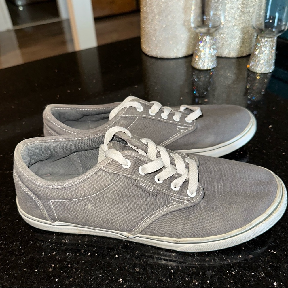 Vans - Picture 3 of 4